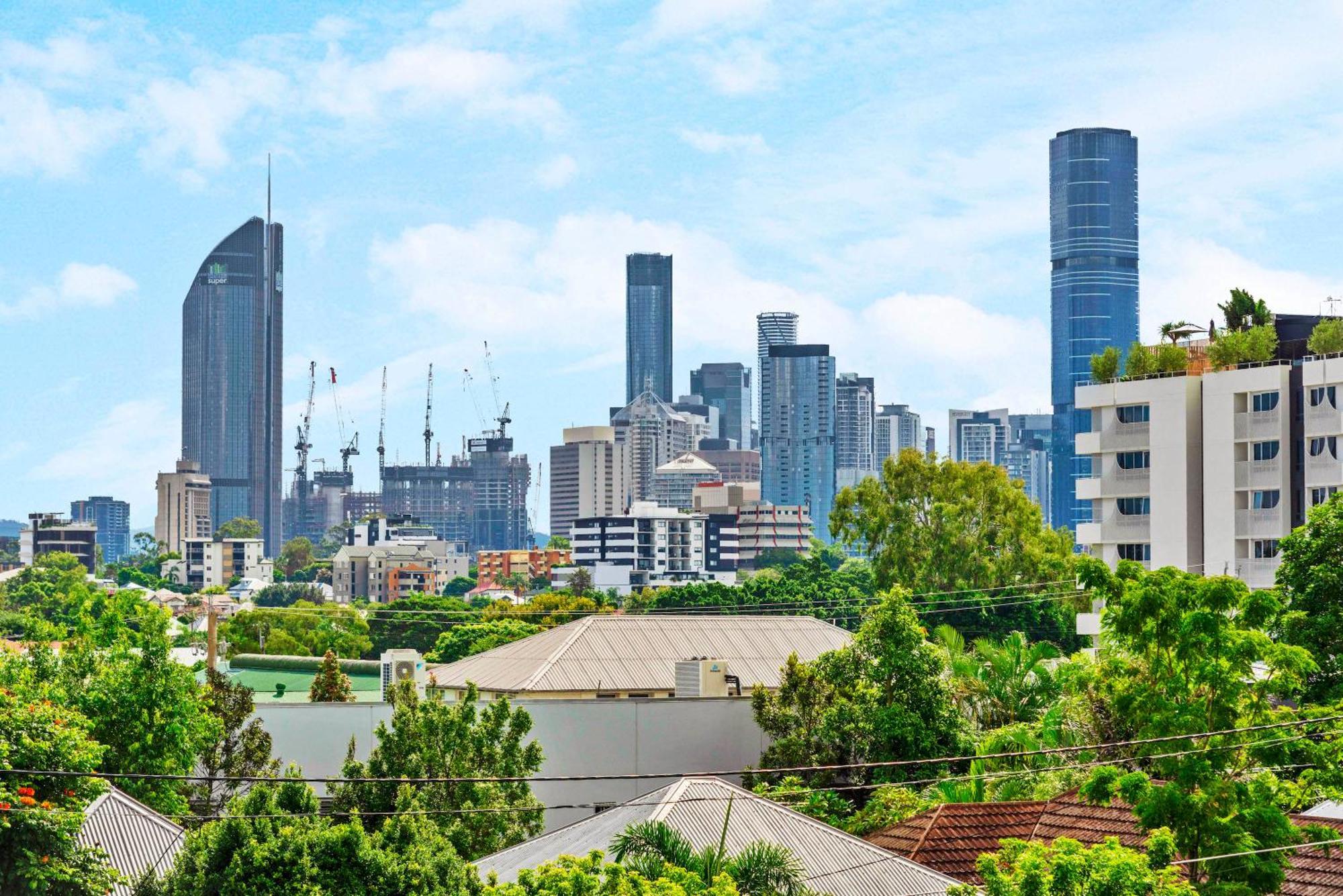 Quiet 3brm Near Gabba With Free Parking & Wifi * Brisbane